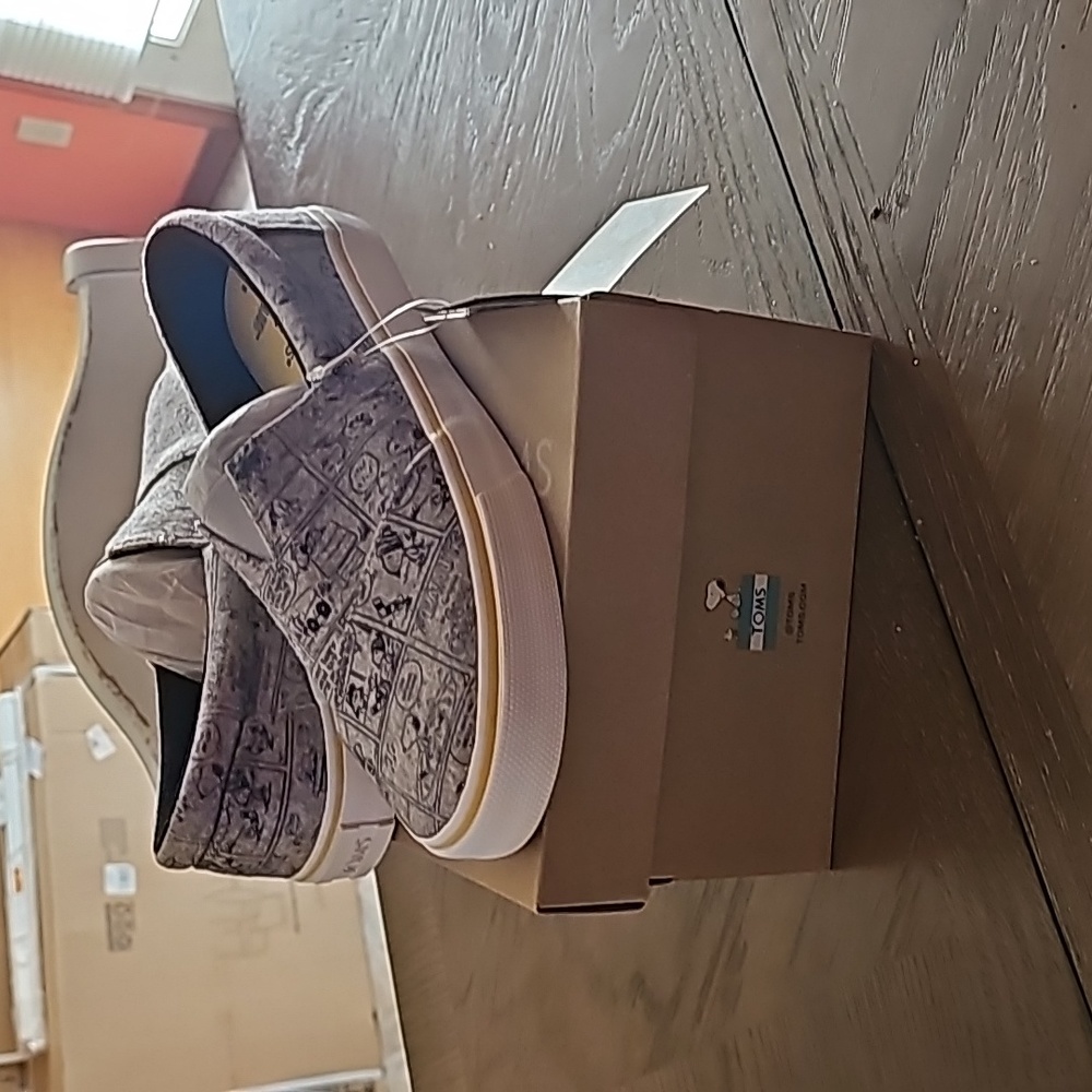 Shoes - Picture 3 of 4